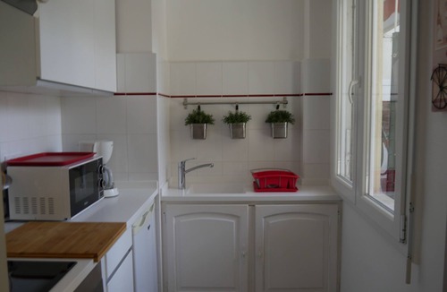 Riou - Petit Juas - Av de Grasse Apartment | Bright, air-conditioned studio with garden terrace, in the heart of Cannes