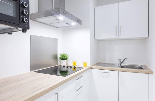 Juan-les-Pins Apartment | Bright and Cosy 4A - Studio Apartment, Sleeps 2