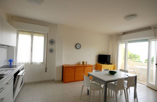 Lignano Sabbiadoro Apartment | Bright apartment with sea view