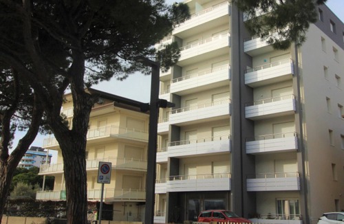 Lignano Sabbiadoro Apartment | Bright apartment with sea view