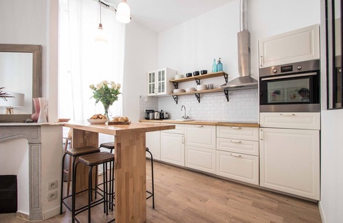 Le Suquet Apartment | Bright Modern Apartment In Charming Cannes Old Town Near The Palais Des Festival