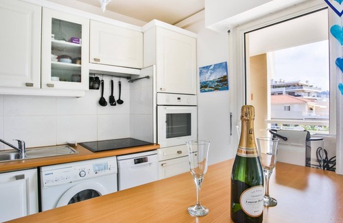 Prado - Republique Apartment | Bright One BDRM Apartment A/C-Swimming Pool/Congress by Olidesi