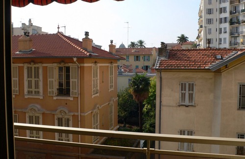 Mantega Apartment | Bright, quiet and centrally located apartment with balcony and air conditioning