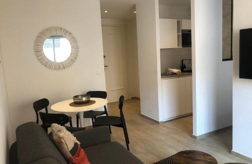Le Suquet Apartment | C001-Beau studio neuf situé au centre