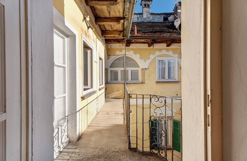 Orta San Giulio Apartment | ‘Cabianchi Foulard’ Family Suite Apartment with Lake View, Balcony, and Wi-Fi
