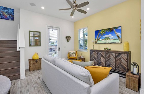 West Kissimmee Cottage | Cabin ∙ 2 bedrooms ∙ 6 guests