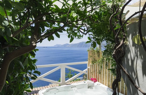 Praiano Apartment | CalanteLuna Apartment Il Sogno with private garden, hot tub and sea view