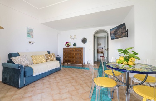 Praiano Apartment | CalanteLuna Apartment Il Sogno with private garden, hot tub and sea view