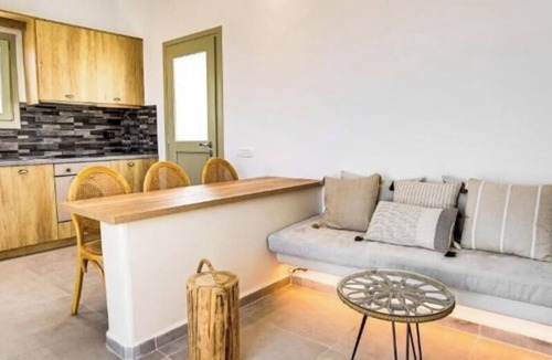 Pyrgos Villa | Calistina Villa, Sea View & Private Jacuzzi Bliss