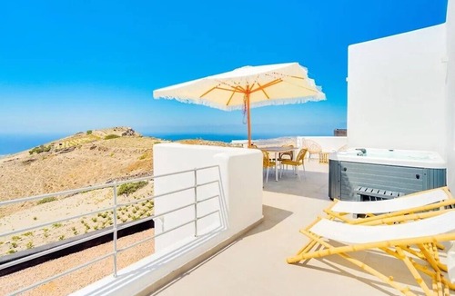 Pyrgos Villa | Calistina Villa, Sea View & Private Jacuzzi Bliss