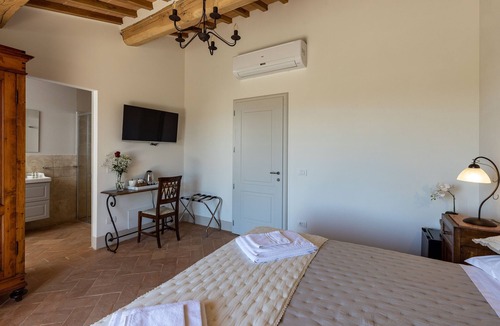 Gallina House | Camera Matrimoniale Comfort - Villa Andrea