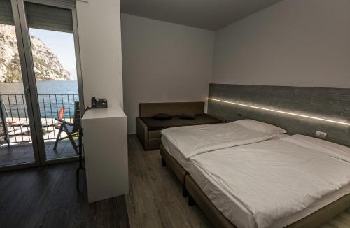 Campione del Garda Hostel | Campione Univela Rooms & Beds - Private Beach
