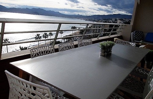 Le Suquet Apartment | Cannes - 3 Rooms facing the Midi beaches, 6 people