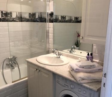 Prado - Republique Apartment | Cannes: Agréable 2 pièces vue mer panoramique