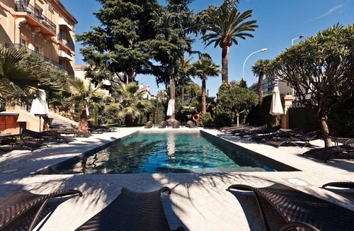 Cannes City Centre Apartment | Cannes Apartment with Patio