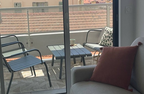 Riou - Petit Juas - Av de Grasse Apartment | Cannes, apartment with parking + terrace, 10 min walk from the beach