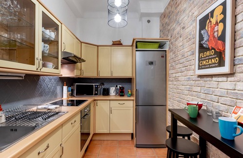 Cannes City Centre Apartment | Cannes: central apartment, lively area near beaches