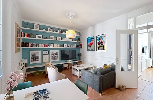 Cannes City Centre Apartment | Cannes: central apartment, lively area near beaches