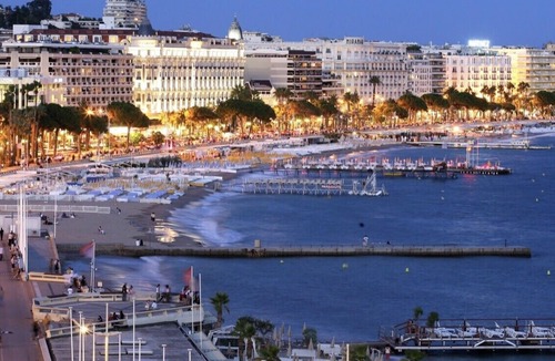 Cannes City Centre Apartment | Cannes: Charming apartment 1 bedroom in the city center, 1 minute away