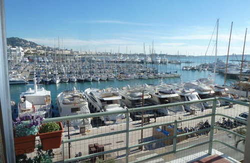 Le Suquet Apartment | cannes - exceptional view. 90m². 3 or 4 vacationers.