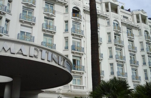 Le Suquet Apartment | cannes - exceptional view. 90m². 3 or 4 vacationers.