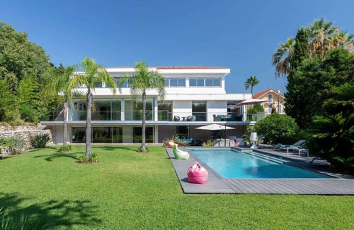 Carnot Villa | Cannes: Gorgeous private, modern villa with swimming pool