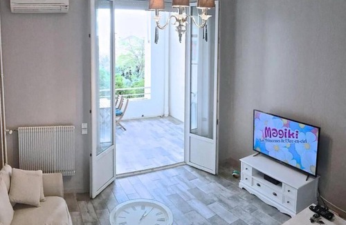 California - Pezou Apartment | Cannes Le Gallia