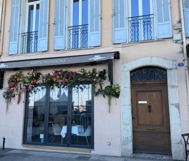 Le Suquet Apartment | Cannes Old Port, enjoy SEAFRONT & SEAVIEWS