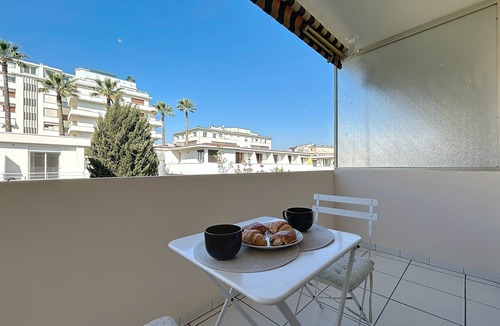 Pointe Croisette Apartment | Cannes: Palm Beach, quiet apartment, terrace, secure residence