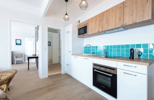 Le Suquet Apartment | Cannes – Suquet Sea View & Beach Access