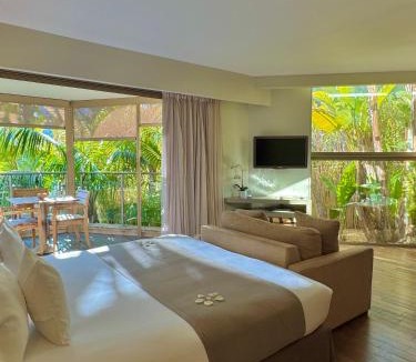 Riou - Petit Juas - Av de Grasse House | Cannes Villa St Barth