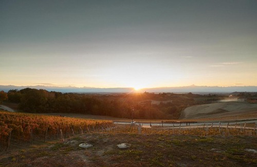 Monforte d'Alba House | Cantina dei 5 Sogni