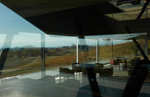 Monforte d'Alba House | Cantina dei 5 Sogni