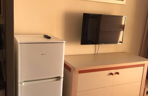 Cap Esterel Apartment | Cap Estérel Apt 4 pers air conditioned with WIFI- Bat C9 shopping street and quiet