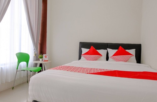 Jember Hotel | Capital O 2798 Semeru Residence Syariah