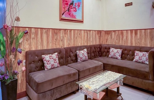 Karawang Hotel | Capital O 91034 Hotel Grand Kenari