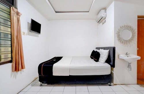 East Jakarta Hotel | Capital O 95198 Angel Homestay