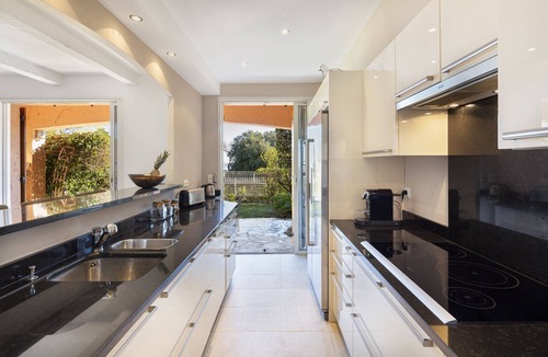 Bastide Giraud House | Capleouna- Saint-Andrieu.secure estate with janitor, swimming pool and tennis court.