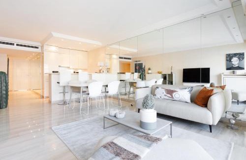 Cannes City Centre Apartment | Carlton area chic 2 bedrooms 2 baths