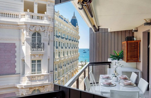 Cannes City Centre Apartment | Carlton area: chic & new 2 beds/2 baths