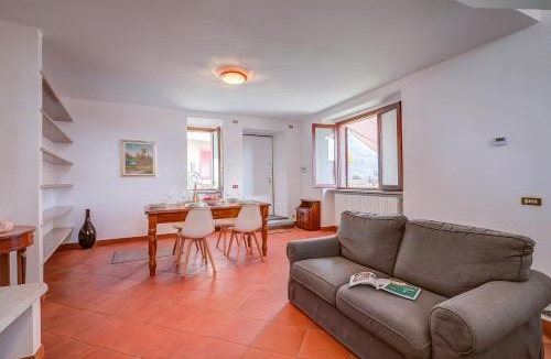 Leggiuno House | Casa al Castello - Happy Rentals