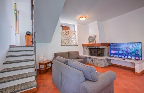 Leggiuno House | Casa al Castello - Happy Rentals