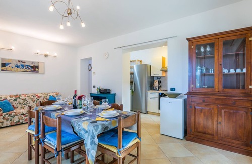 Rosignano Solvay Apartment | Casa al mare di Leo by Interhome