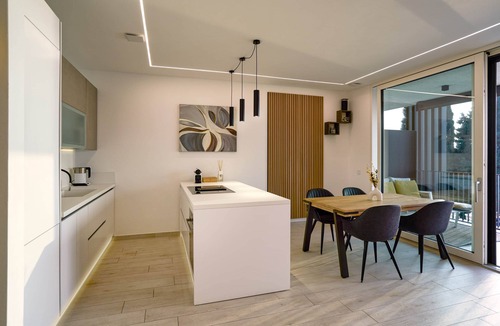 Torri del Benaco House | Casa Azura - Dreamview Waterfront in Torri with Pool