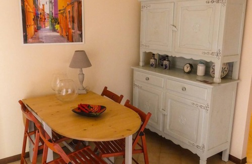 Ex Campo d'Aviazione Apartment | "Casa Camilla" newly renovated apartment is 15 'walk from the sea