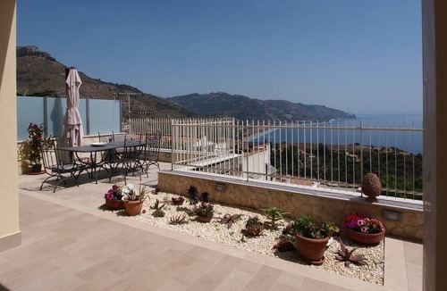 Taormina Apartment | Casa Del Nopal - Aloe And Agave apartments