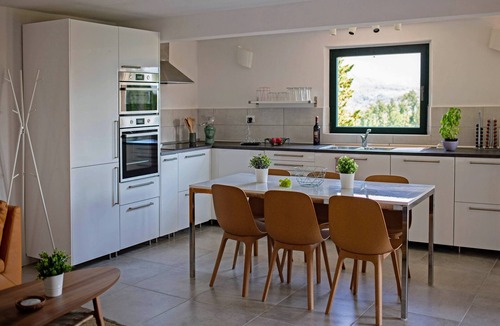 Maglietola House | Casa della Torre, up to 6 pax with exclusive pool and view on the Apuan Alps