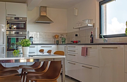 Maglietola House | Casa della Torre, up to 6 pax with exclusive pool and view on the Apuan Alps