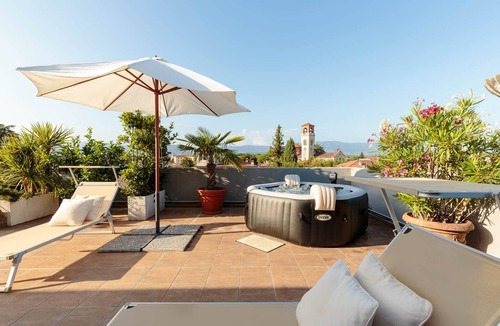 Lucca Historical Center Apartment | Casa Dieter, a superb 2 bedrooms Apartment with Grand Terrace and private parking in Central Lucca