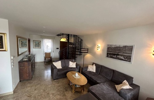 Bardolino Villa | Casa Formica: Single-family home with a garden